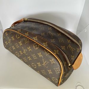 Louis Vuitton Monogram Canvas King Size Toiletry bag